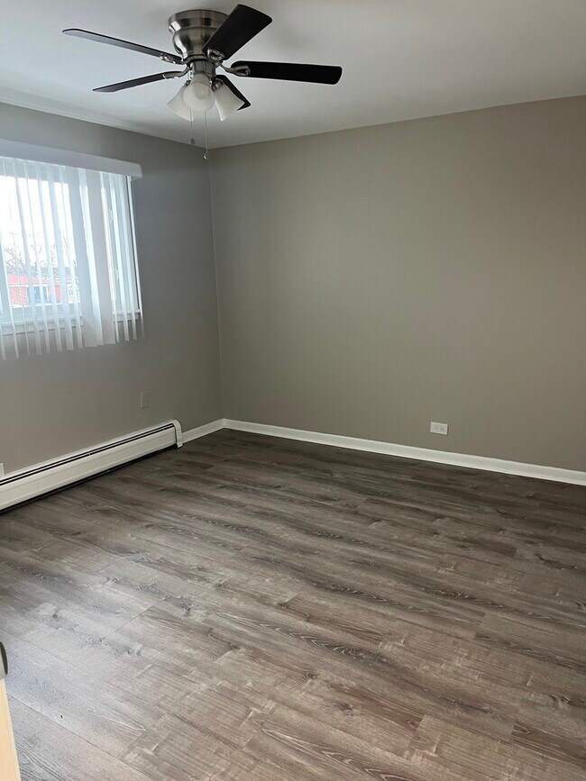 Building Photo - 7652 S Harlem Ave