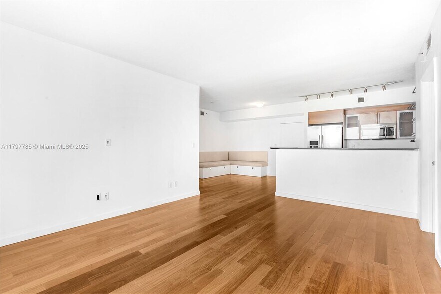 Building Photo - 335 S Biscayne Blvd