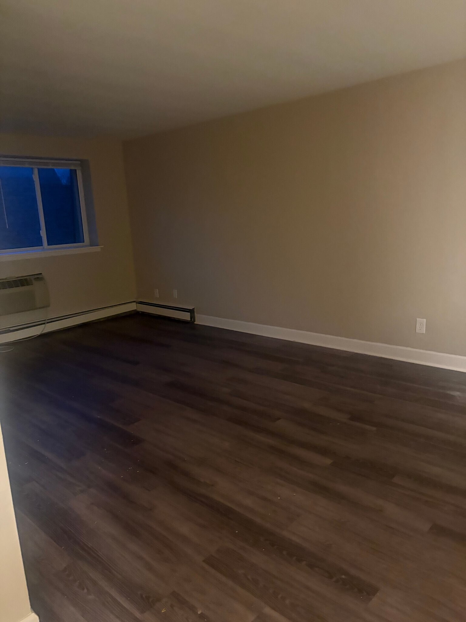 Building Photo - 2424 E Webster Pl