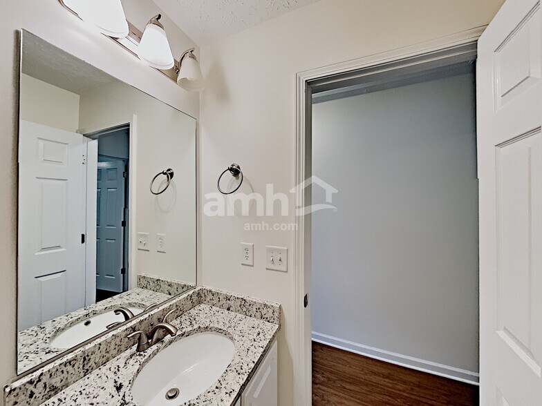 Building Photo - 361 Red Maple Way