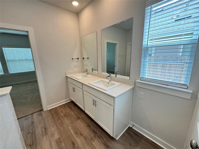 Building Photo - 112 Corn Ln