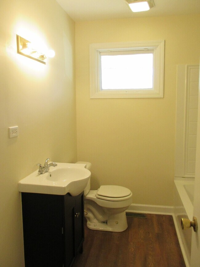 Building Photo - 38 Thelma-3 bedroom, 2 bath- ALICE DRIVE AREA