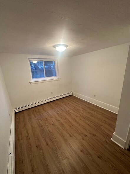 Building Photo - 63 Selkirk Rd