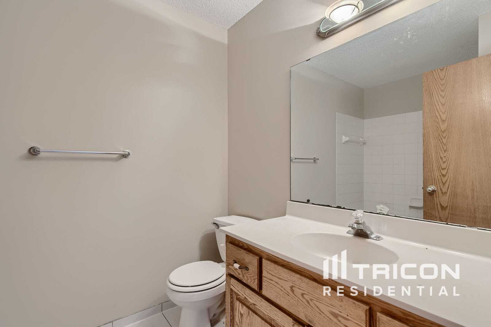 Building Photo - 4212 Hidden Pond Trail NE