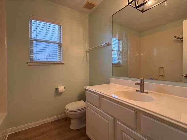 Building Photo - 3126 Valley Ct