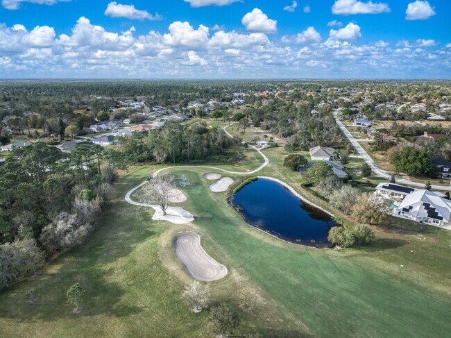 Building Photo - 3 Bedroom Home Located In The Sun N Lake Golf Community