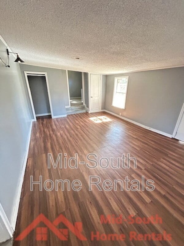 Building Photo - 803 Ledbetter Ave