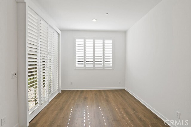 Building Photo - 960 N Tangent Privado