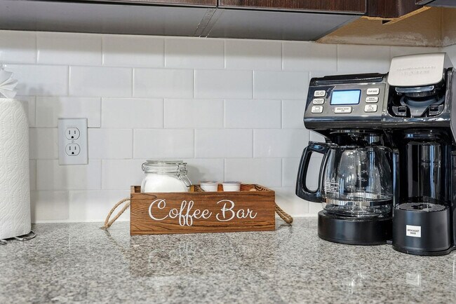 Building Photo - 1700 W Cleveland St