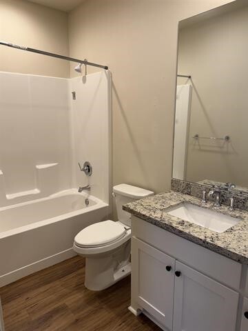 Building Photo - 5670 Shadowbend Cir N