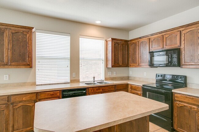 Building Photo - 5824 Melanie Ct