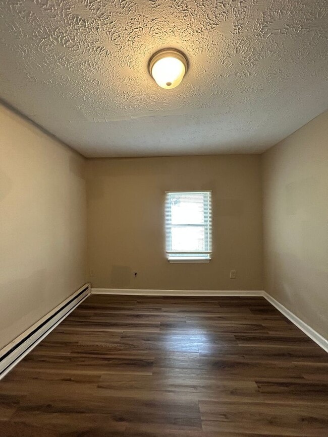 Building Photo - 2 Bedroom Single Family Home Alert!!!