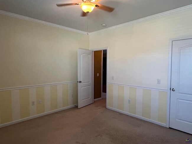 Building Photo - 312 Hearthwood Dr