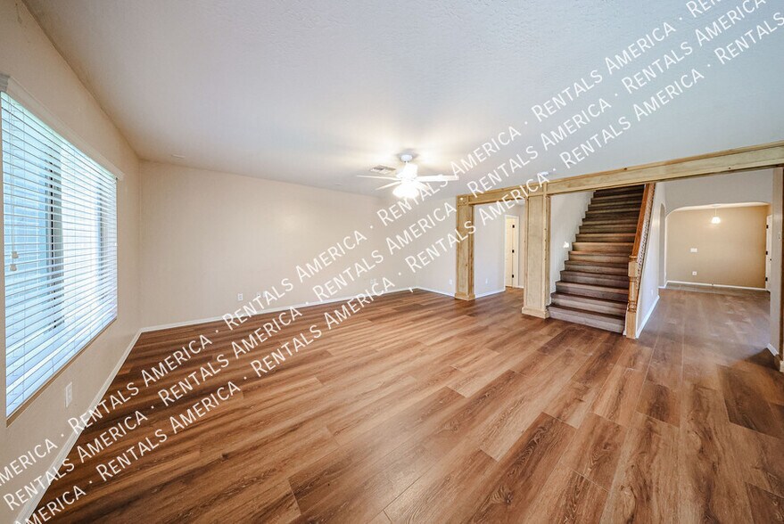Building Photo - 23808 N Tayrien Ln