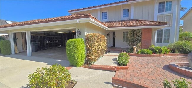 Building Photo - 1400 Post Rd