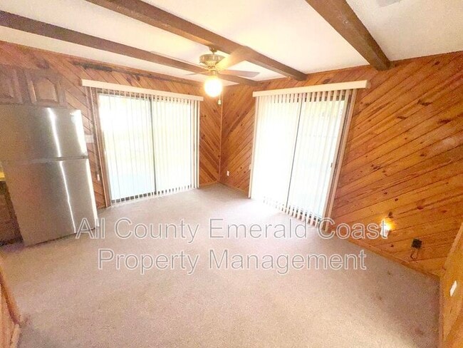 Building Photo - 504 Kelly St