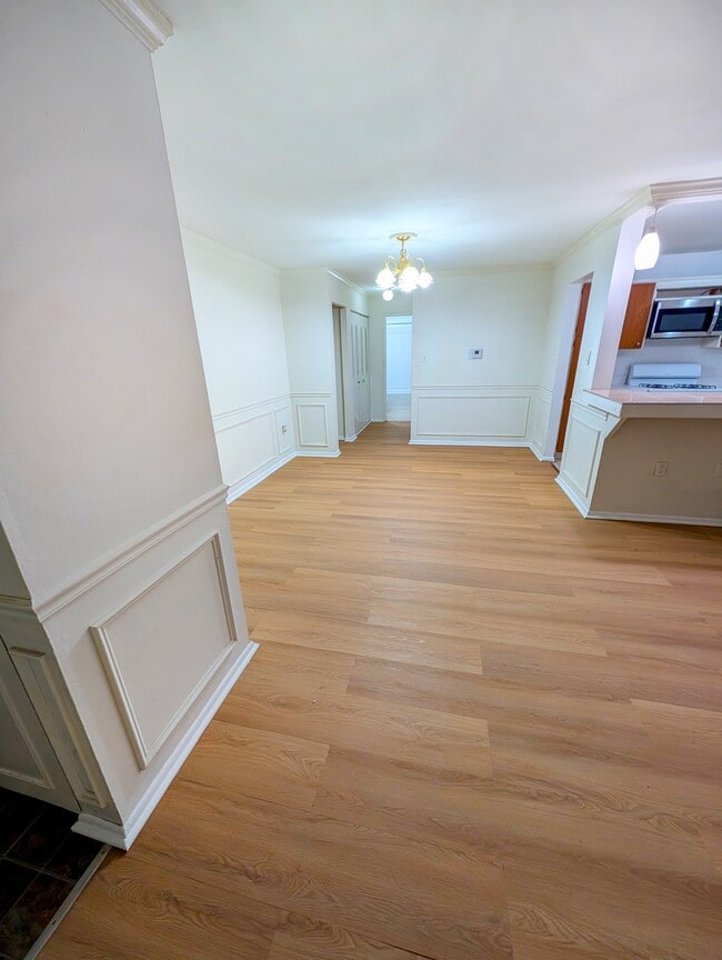 Building Photo - 11402 Cherry Hill Rd