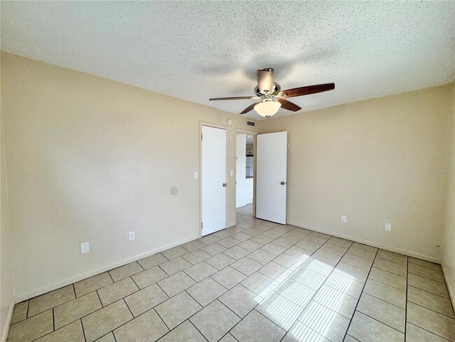 Building Photo - 2540 Elm Ave