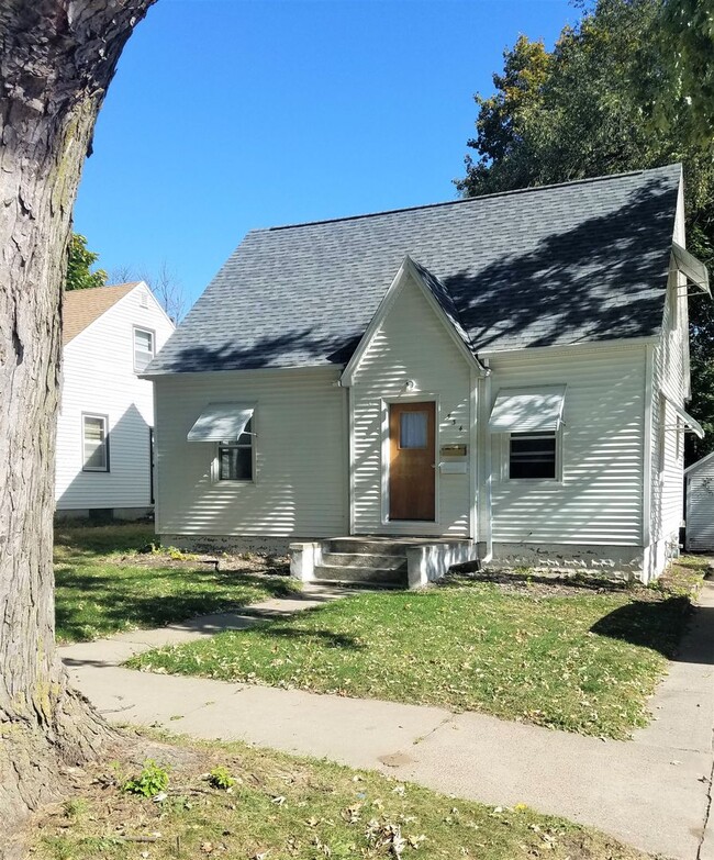 Primary Photo - 534 Hope Ave