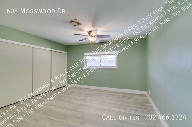 Building Photo - 605 Mosswood Dr