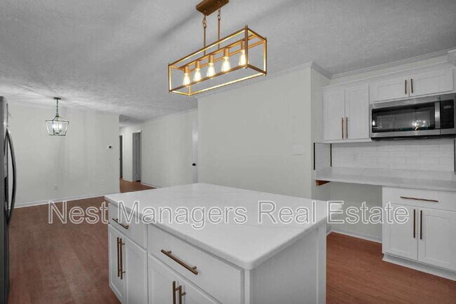 Building Photo - 301 Fairfield Rd