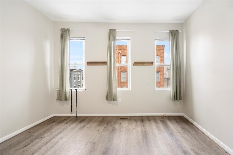 Building Photo - 57 E Heath St