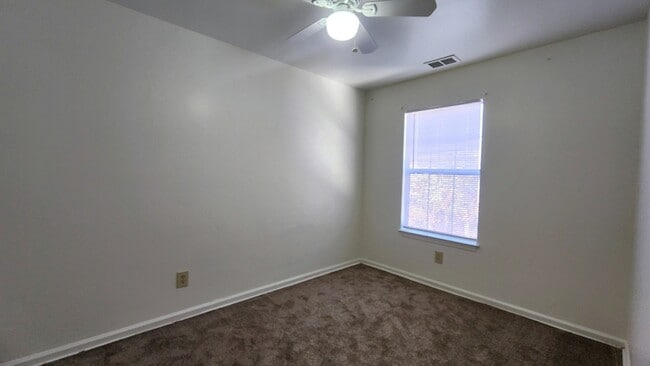 Building Photo - 1209 Alder Ct