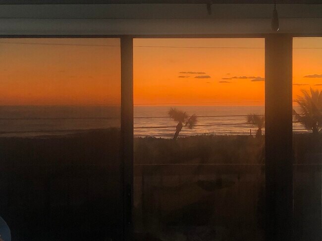 Building Photo - 5159 N Hwy A1A