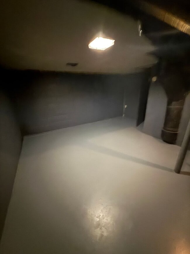 Building Photo - New 2 bed Duplex Listing!