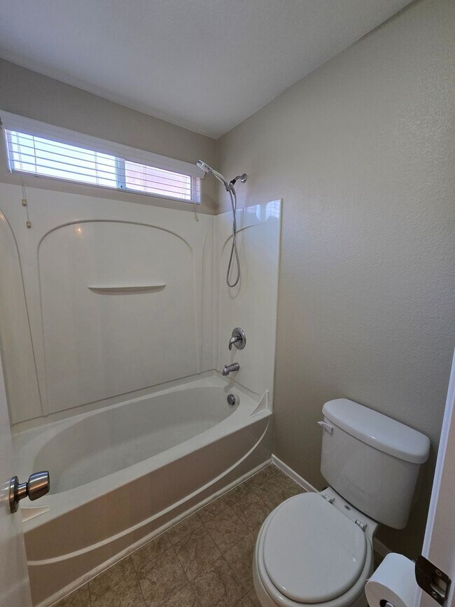 Building Photo - A Stunning 4 Bedroom Home in South West La...