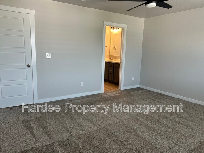 Building Photo - 4987 W Avilla Dr