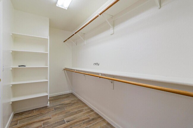 Building Photo - 11570 W Yuma St