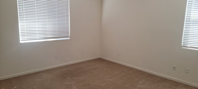 Building Photo - Adorable 3 bedroom 2.5 bath home in West S...
