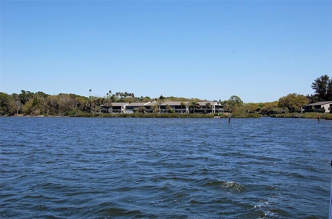 Building Photo - 1608 Bayhouse Point Dr