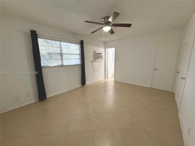 Building Photo - 10 SE 9th Ave