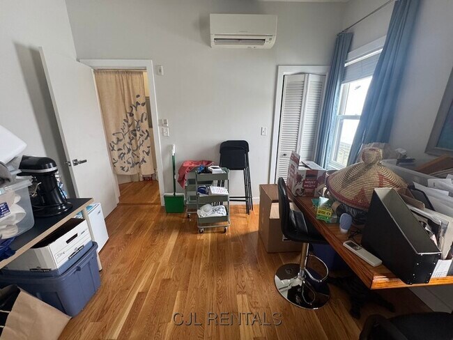 Building Photo - 9 Harding St