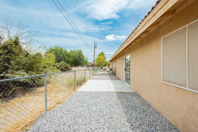 Building Photo - 1081 Jubilee Ct