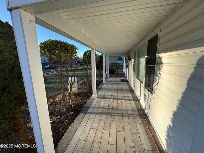 Building Photo - 28 Irongate Ln