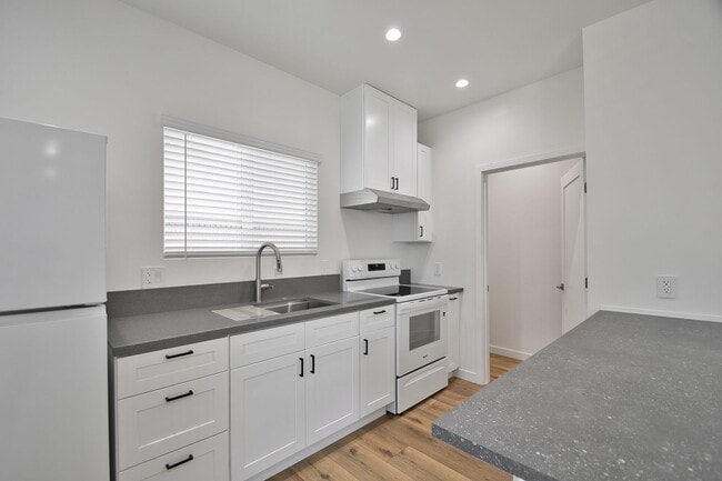 Building Photo - 1704 W 169th Pl