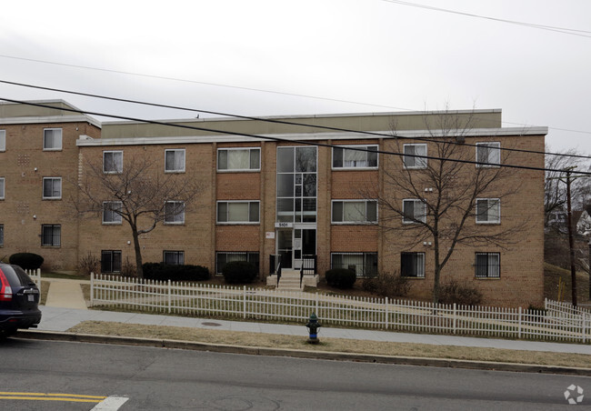 Building Photo - Benning Park Apartments