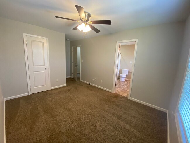 Building Photo - 106 Brown Thrasher Ln
