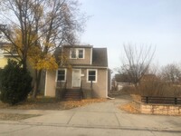 Building Photo - CLE 3 bed, 1 bath Single Family Home- Comi...