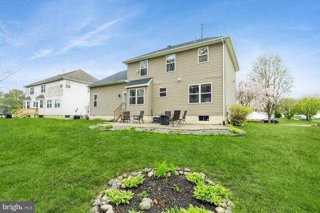 Building Photo - 102 Landing Dr