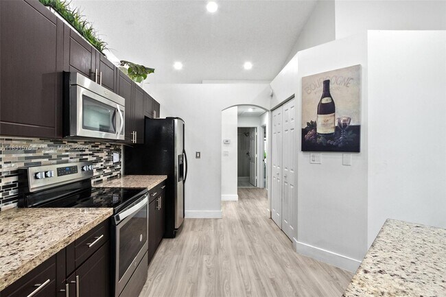 Building Photo - 1820 SW 135th Way