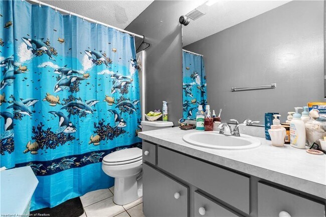 Building Photo - 4320 Thompson Ave