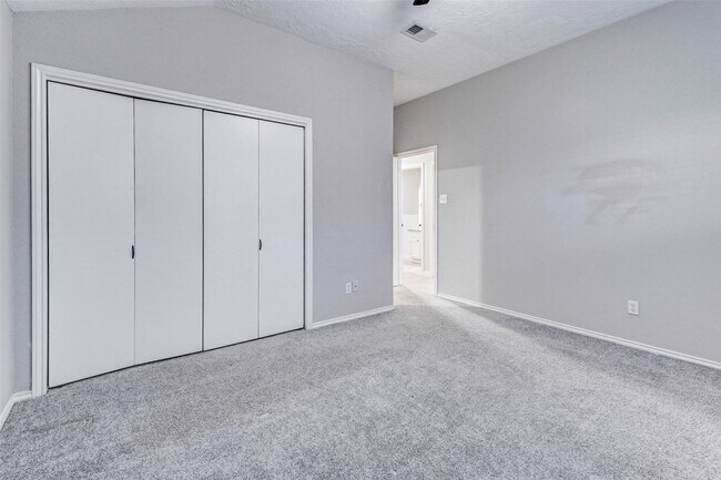 Building Photo - 6715 Liberty Valley Dr