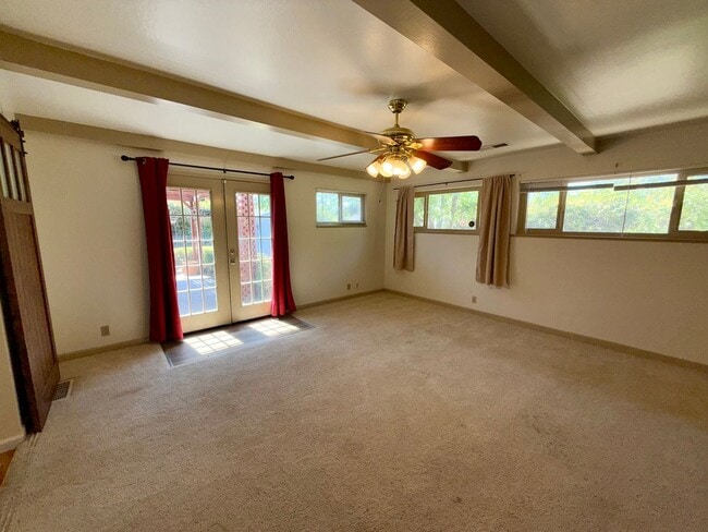 Building Photo - 6109 Golden Dawn Way