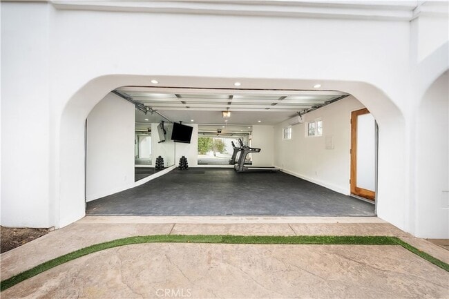 Building Photo - 31654 Broad Beach Rd