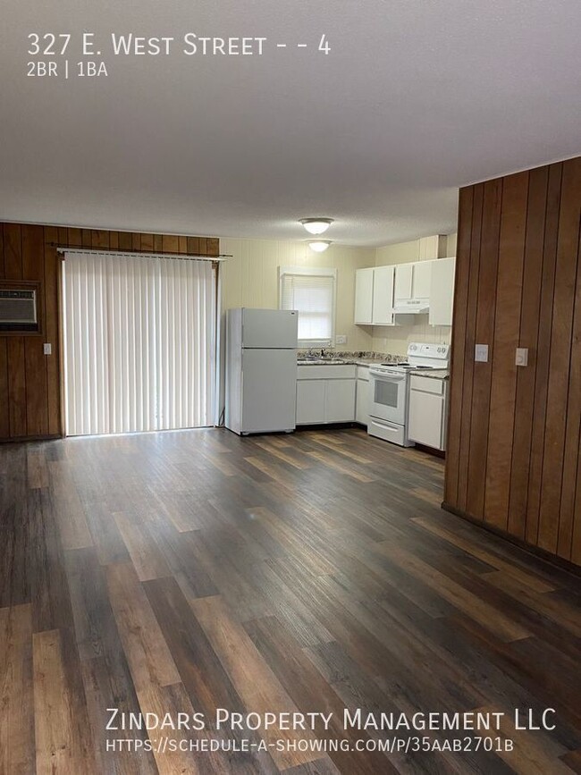 Building Photo - Updated 2 bedroom 1 bathroom apartment loc...