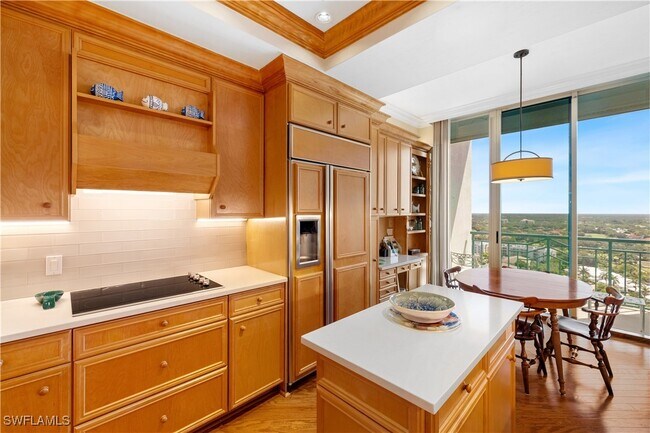 Building Photo - 7515 Pelican Bay Blvd